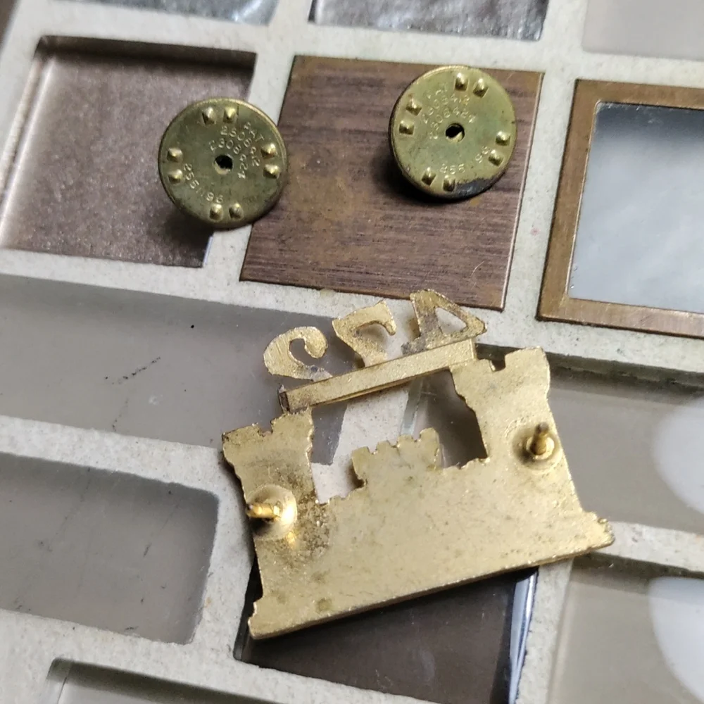 Rare Military Engineer 472 Lapel pin